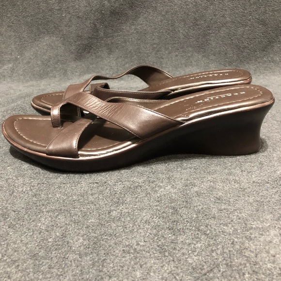 Reaction Kenneth Cole Womens Clear Vision Brown Toe Loop Wedge Sandals Size 8.5 - Picture 3 of 9